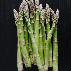 How Much Asparagus Can My Labrador dog Eat