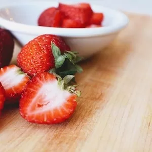 What Happens If A Labrador dog Eats A Strawberry 